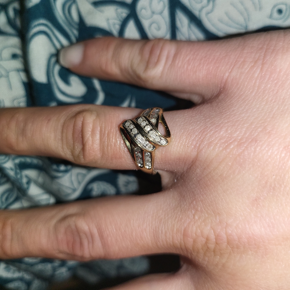 10k gold diamond ring